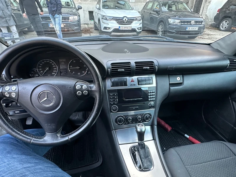 Mercedes-Benz C 220, снимка 3 - Автомобили и джипове - 48143316