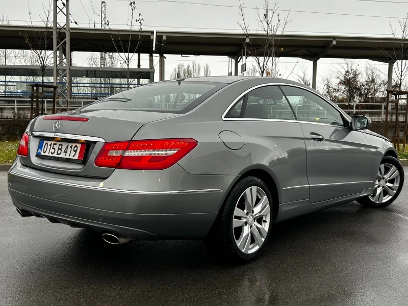 Mercedes-Benz E 350 * Кожа* Навигация* Като нова* , снимка 4 - Автомобили и джипове - 48166985