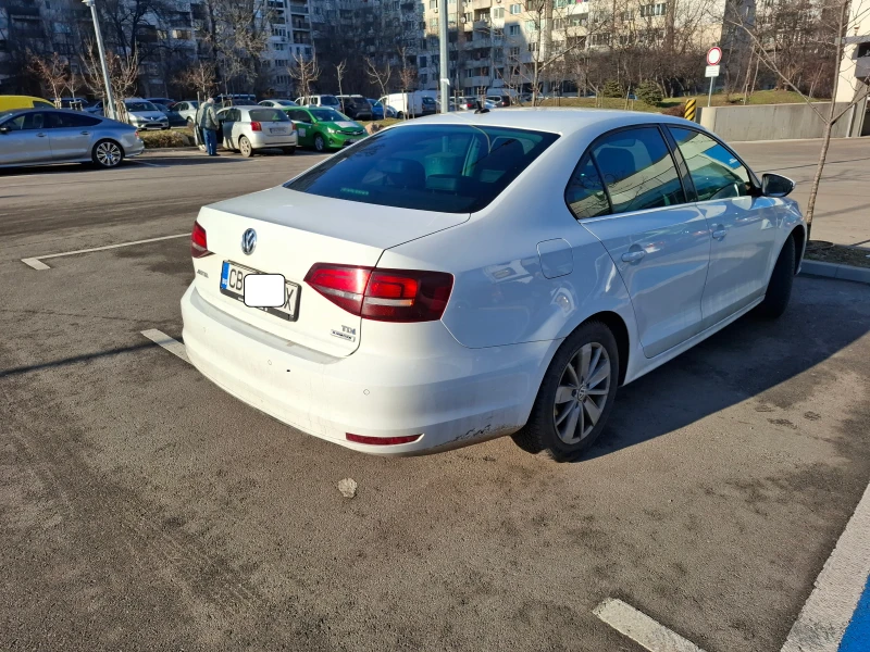 VW Jetta, снимка 8 - Автомобили и джипове - 48728013