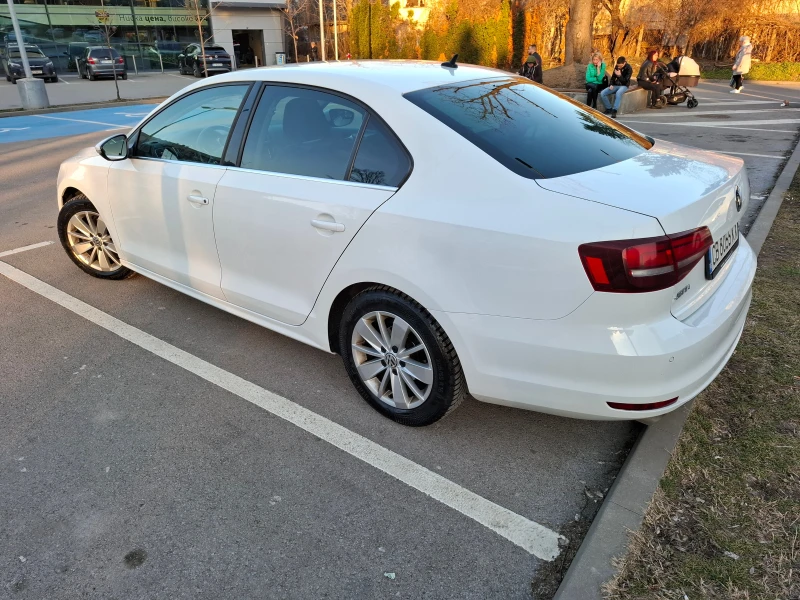 VW Jetta, снимка 4 - Автомобили и джипове - 48728013