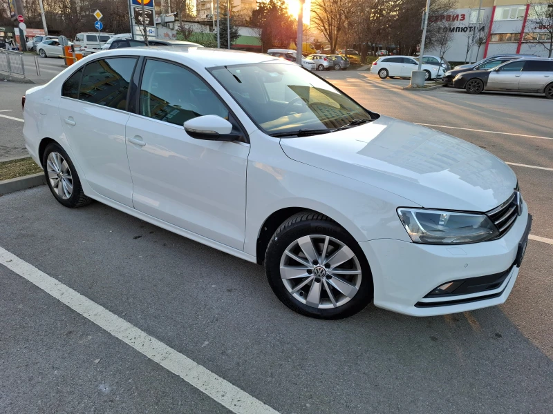 VW Jetta, снимка 2 - Автомобили и джипове - 48728013