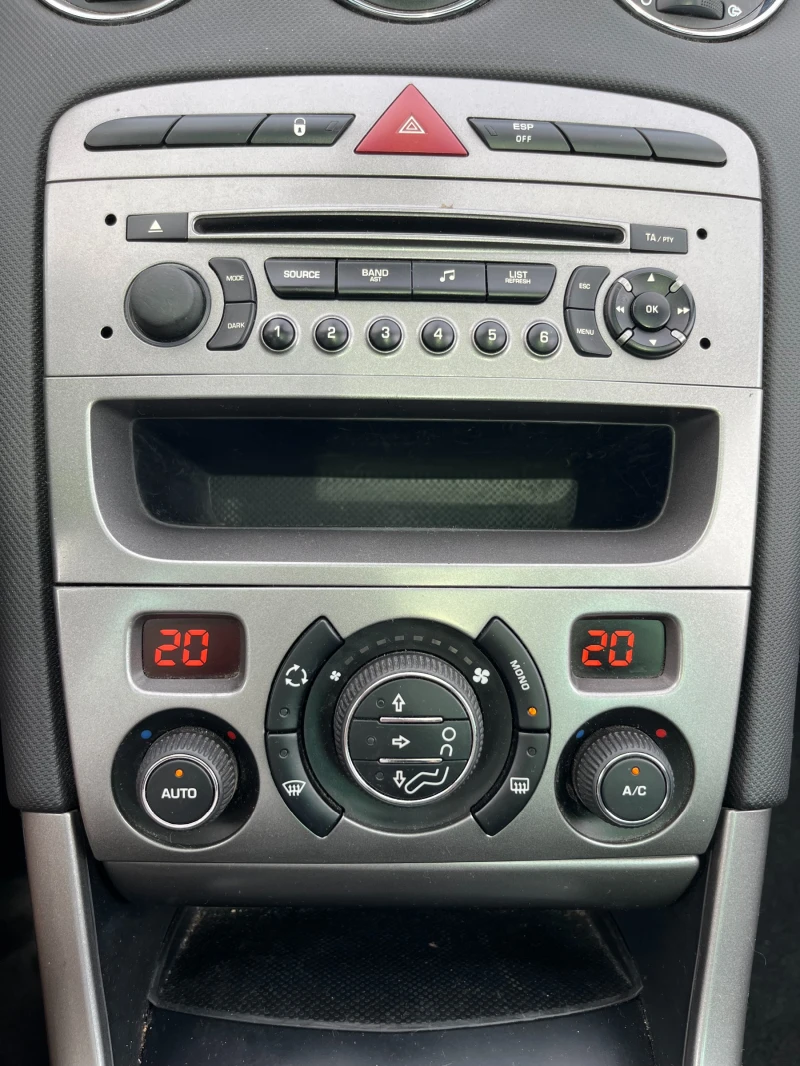 Peugeot 308 -Deutsch-English-Francais-Руский-Български, снимка 11 - Автомобили и джипове - 50212832