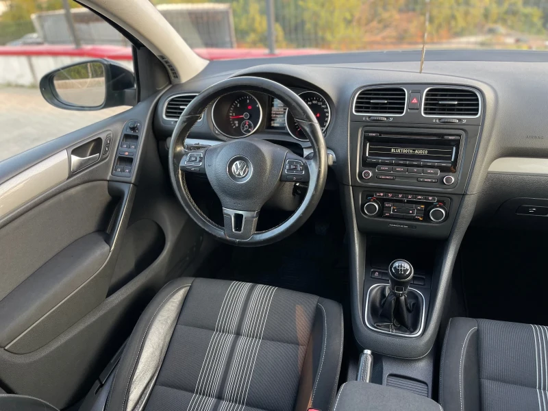 VW Golf 1.6 TDI, снимка 9 - Автомобили и джипове - 51758378