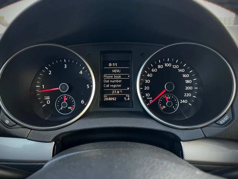 VW Golf 1.6 TDI, снимка 17 - Автомобили и джипове - 51758378