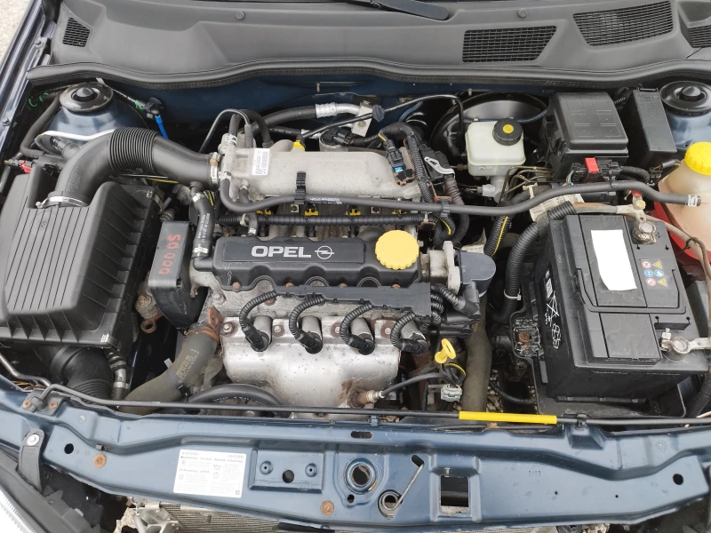 Opel Astra 1.6 i 85kc., снимка 15 - Автомобили и джипове - 52076514