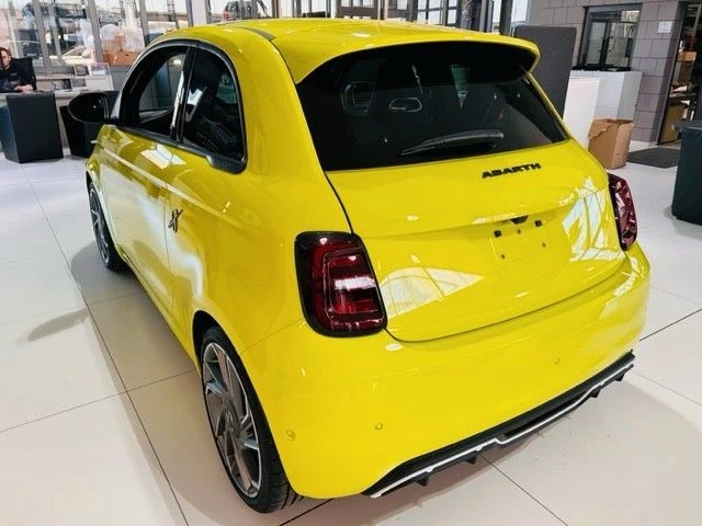 Fiat 500 e ABARTH/ TURISMO/ JBL/ 360 CAMERA/ LED/ , снимка 3 - Автомобили и джипове - 49572924