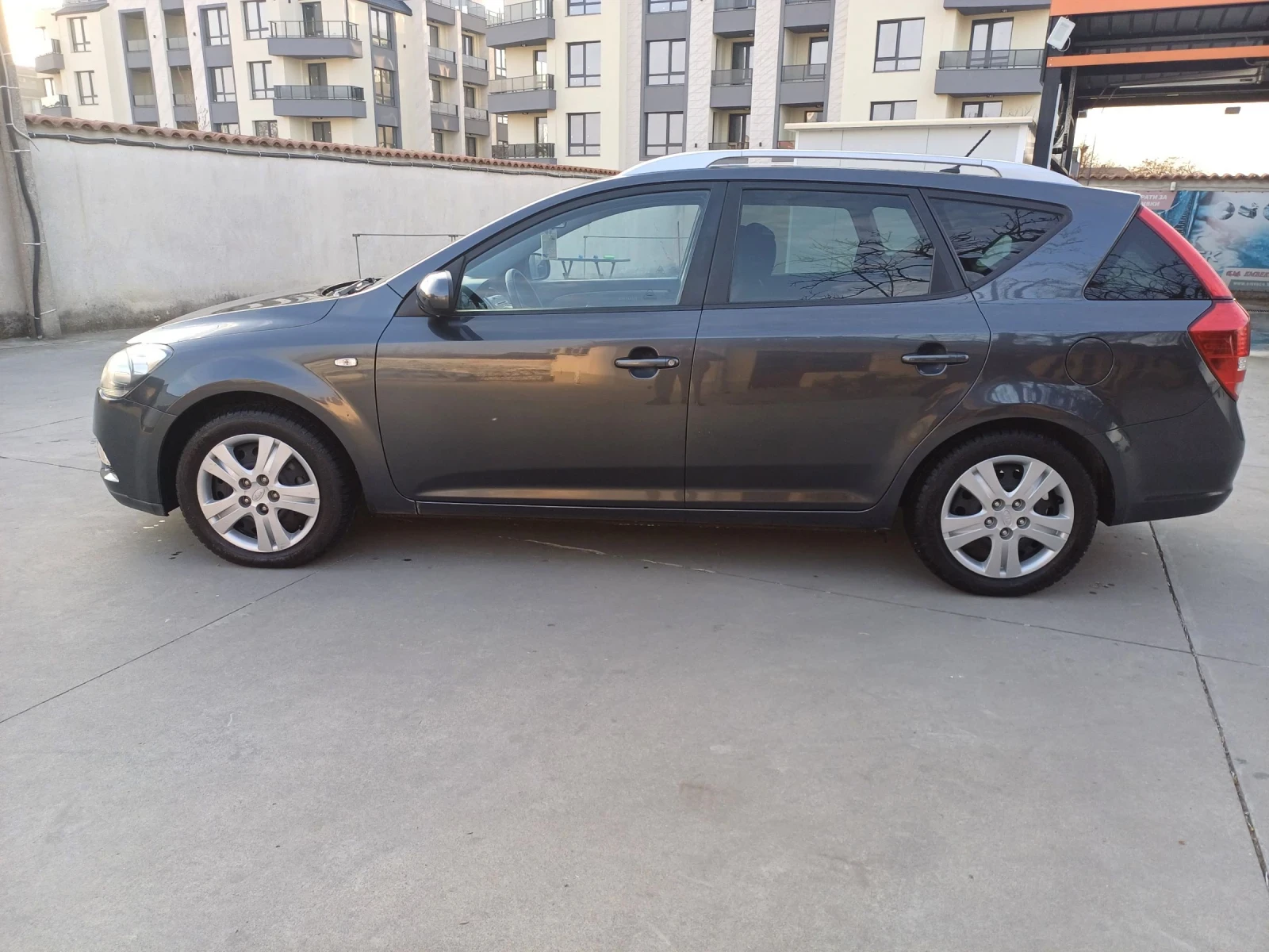 Kia Ceed 1.4бензин 90к.с.Италия 140000кмРЕАЛНИ - изображение 3