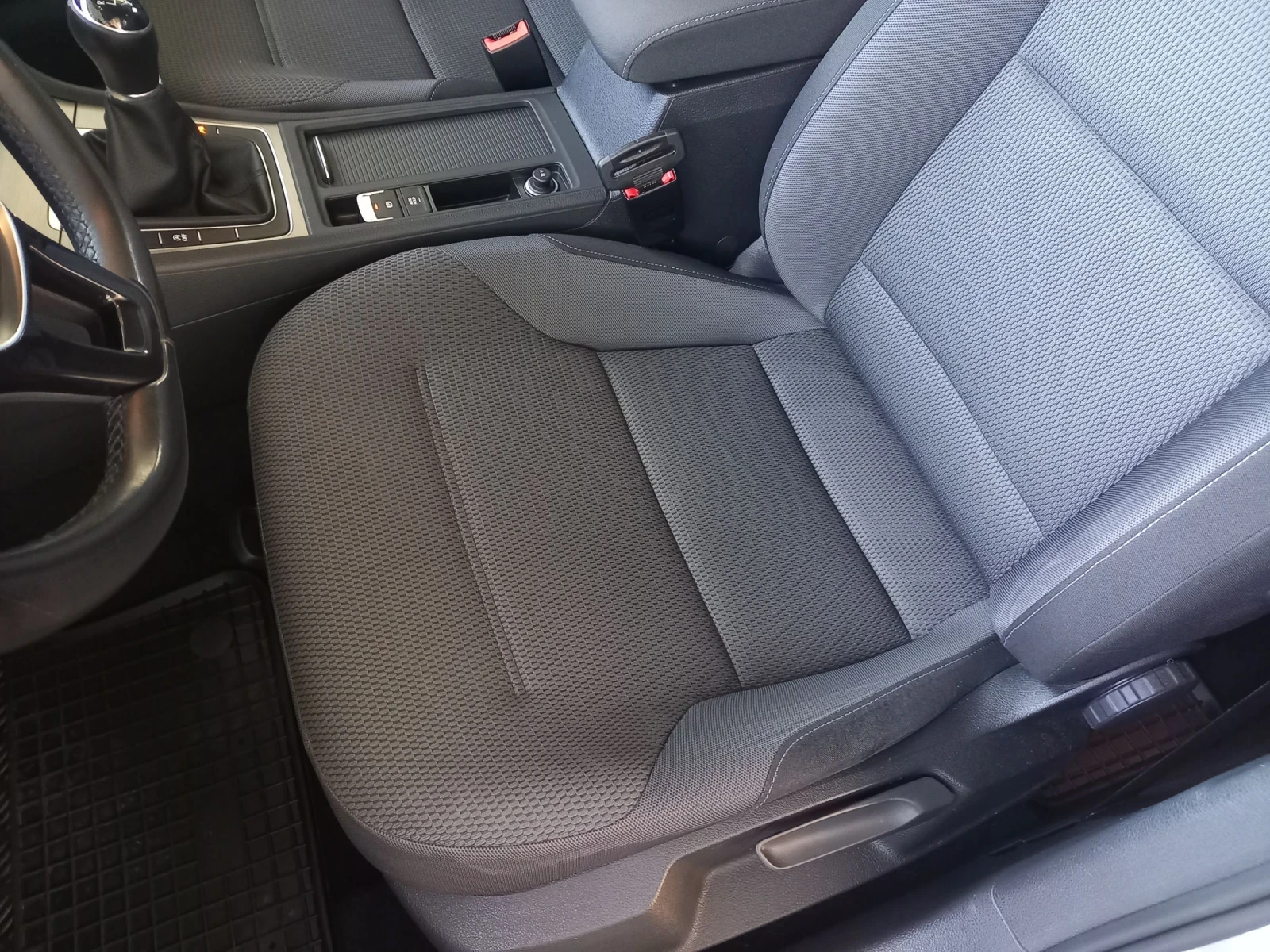 VW Golf 1.6d NAVI LED EURO 6B - изображение 8
