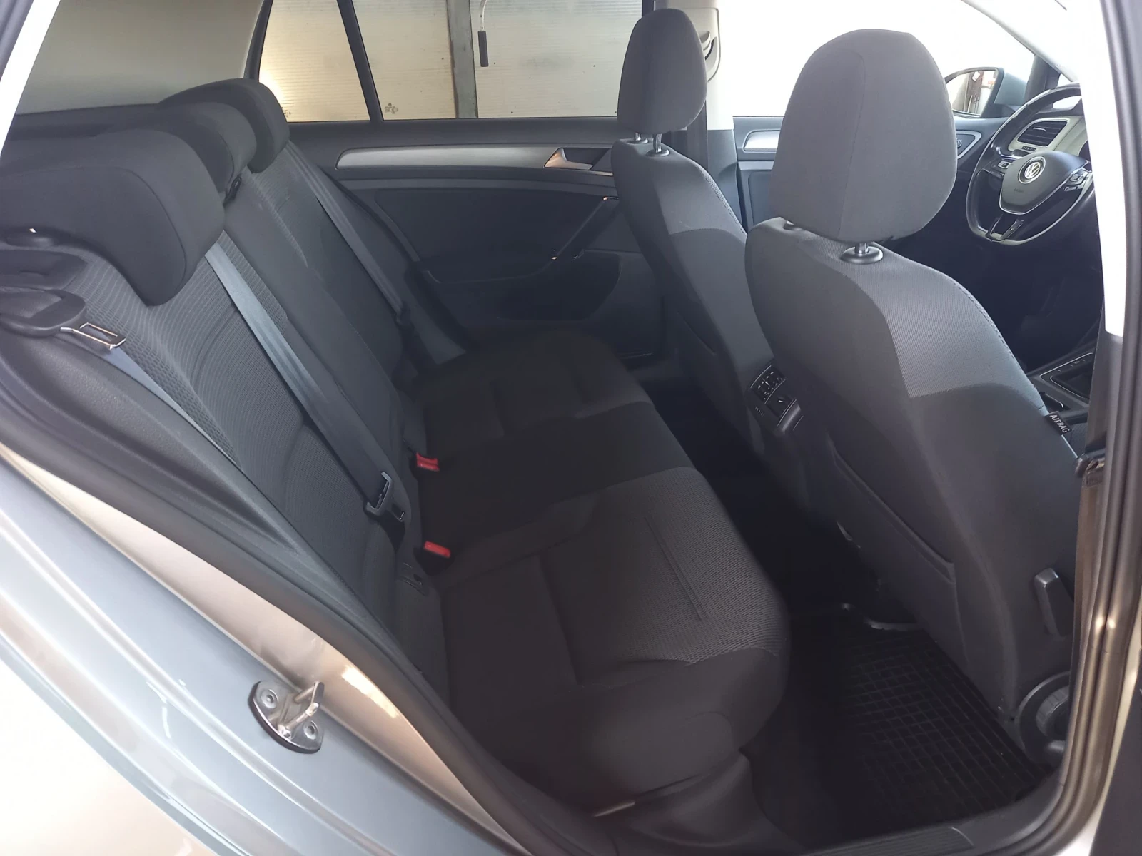 VW Golf 1.6d NAVI LED EURO 6B - изображение 7