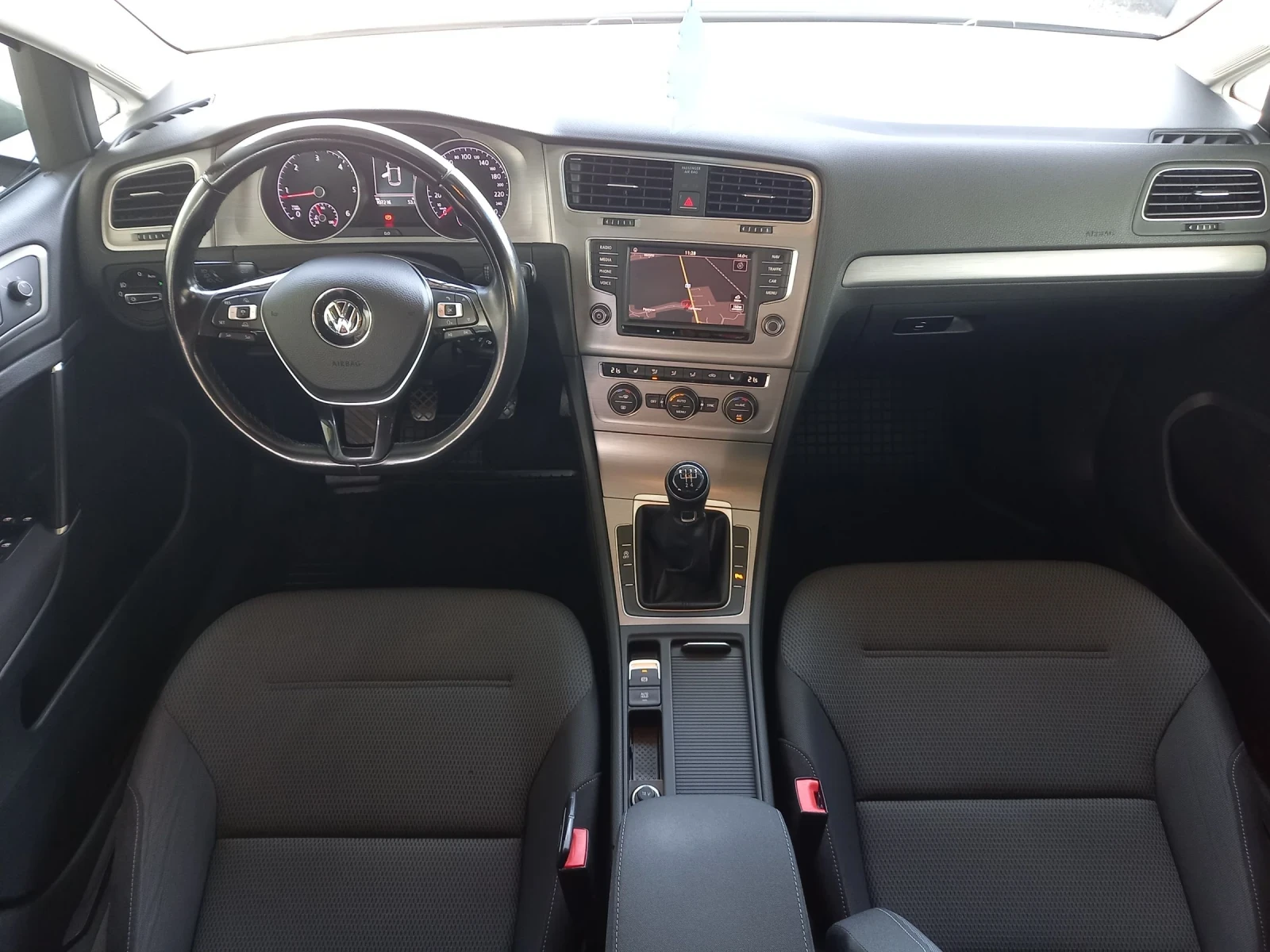 VW Golf 1.6d NAVI LED EURO 6B - изображение 9