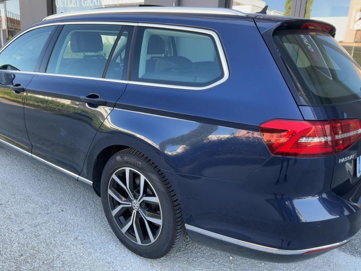 VW Passat 2.0TDI 190кс.* Highline* Дистроник* Панорама* LED - изображение 6