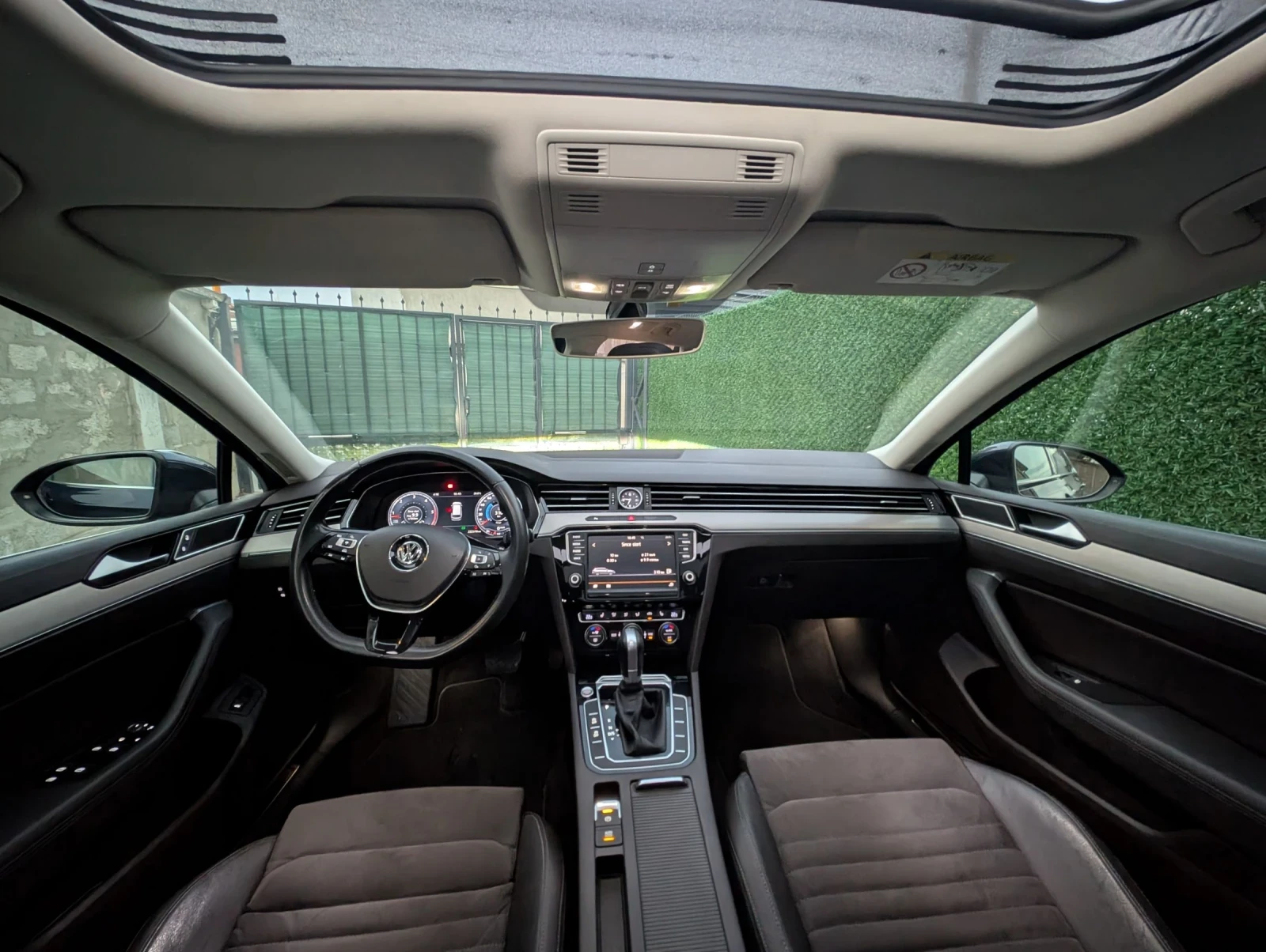 VW Passat 2.0TDI 190кс.* Highline* Дистроник* Панорама* LED - изображение 10