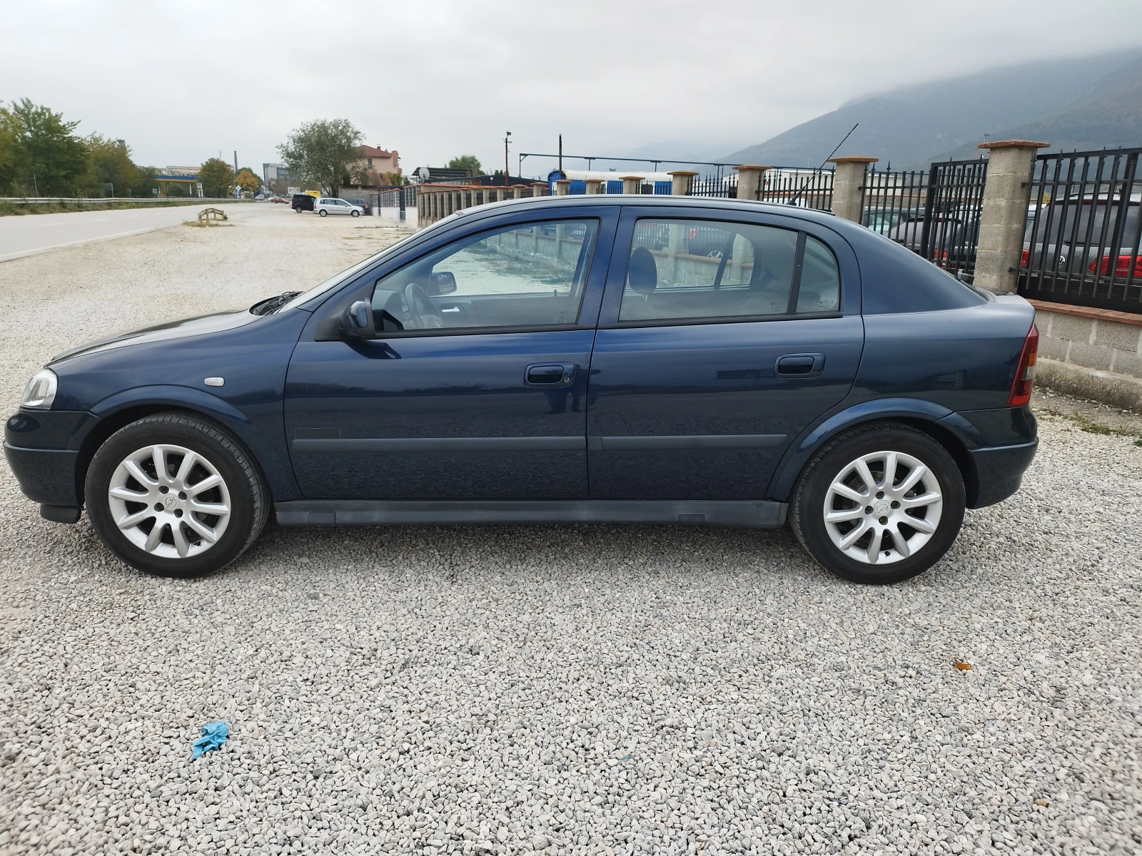 Opel Astra 1.6 i 85kc. - изображение 2