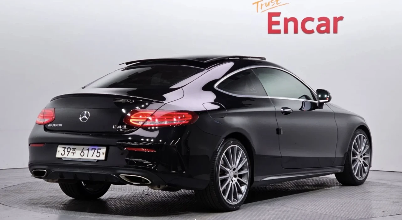 Mercedes-Benz C 200 AMG* PACK* BURMESTER* ПОДГРЕВ* КАМЕРА* ХЕДЪП*  - изображение 2