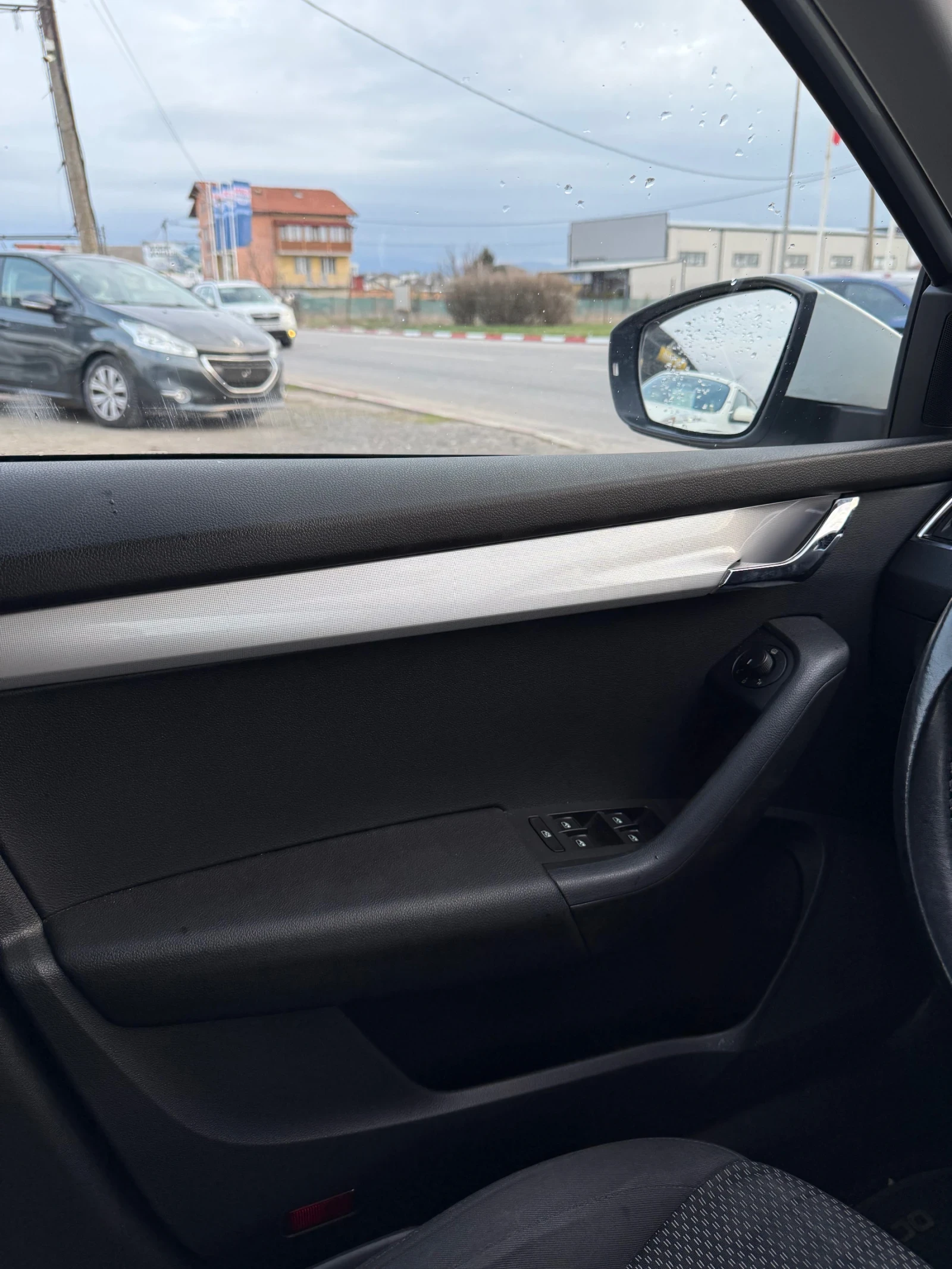 Skoda Octavia 1.6tdi EURO 6B, снимка 10 - Автомобили и джипове - 53952236