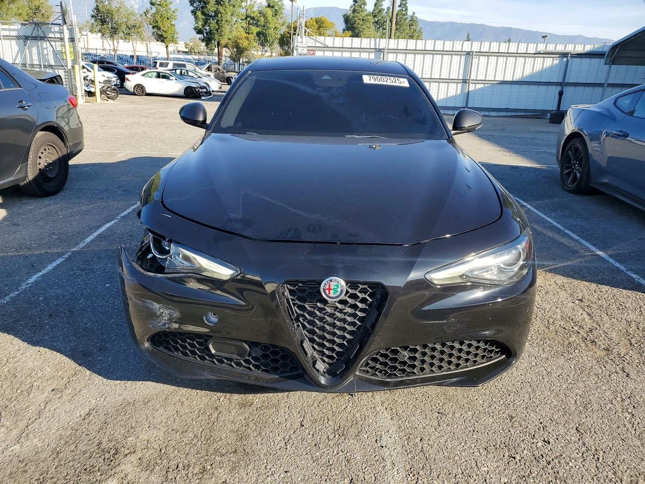 Alfa Romeo Giulia DISTRONIC| HARMAN/KARDON| KEYLESS| , снимка 5 - Автомобили и джипове - 53977963