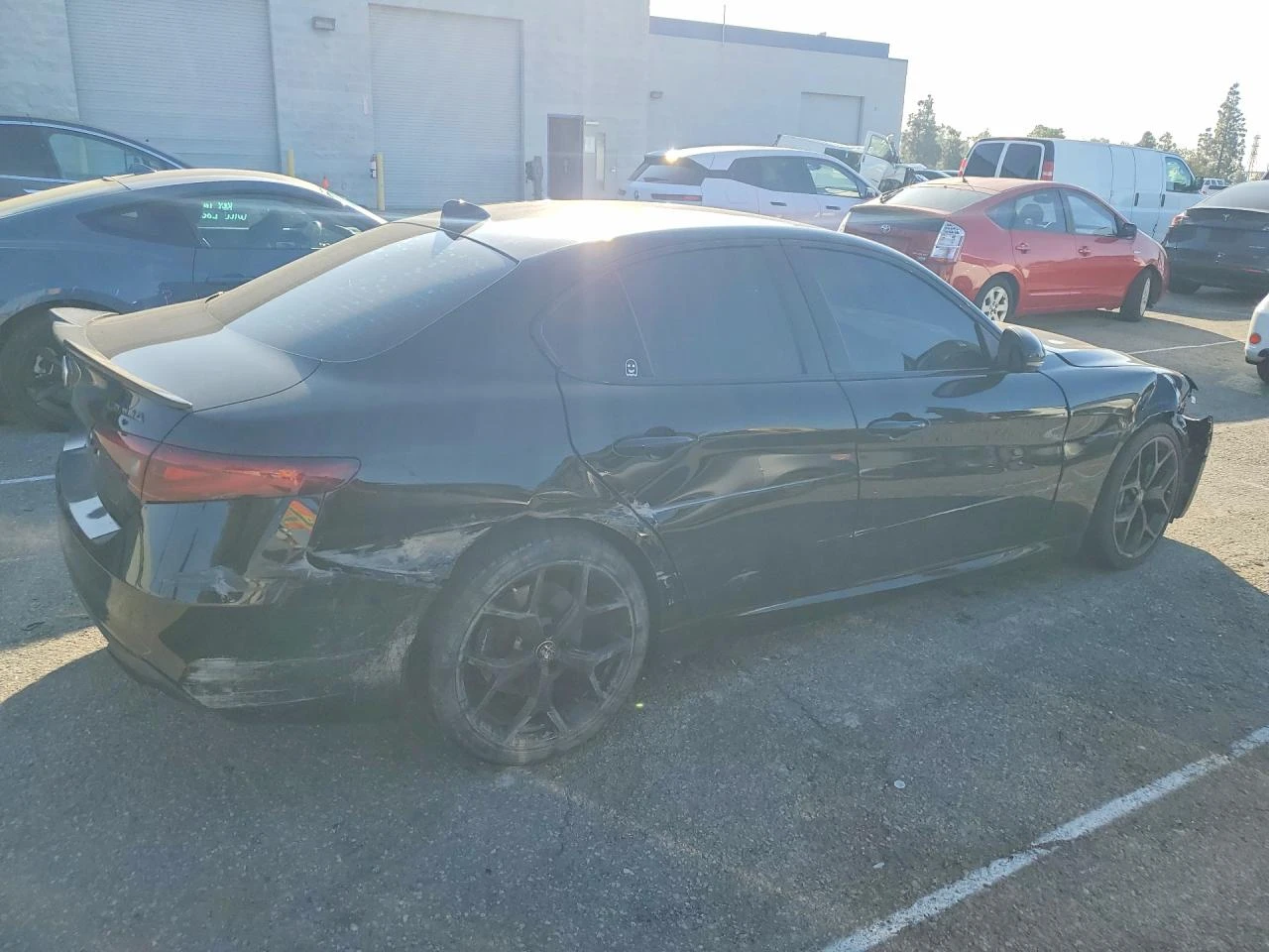 Alfa Romeo Giulia DISTRONIC| HARMAN/KARDON| KEYLESS| , снимка 3 - Автомобили и джипове - 53977963