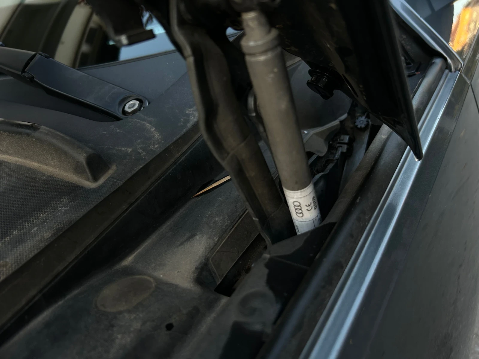 Audi A4 2.0 TDI, снимка 5 - Автомобили и джипове - 54124780