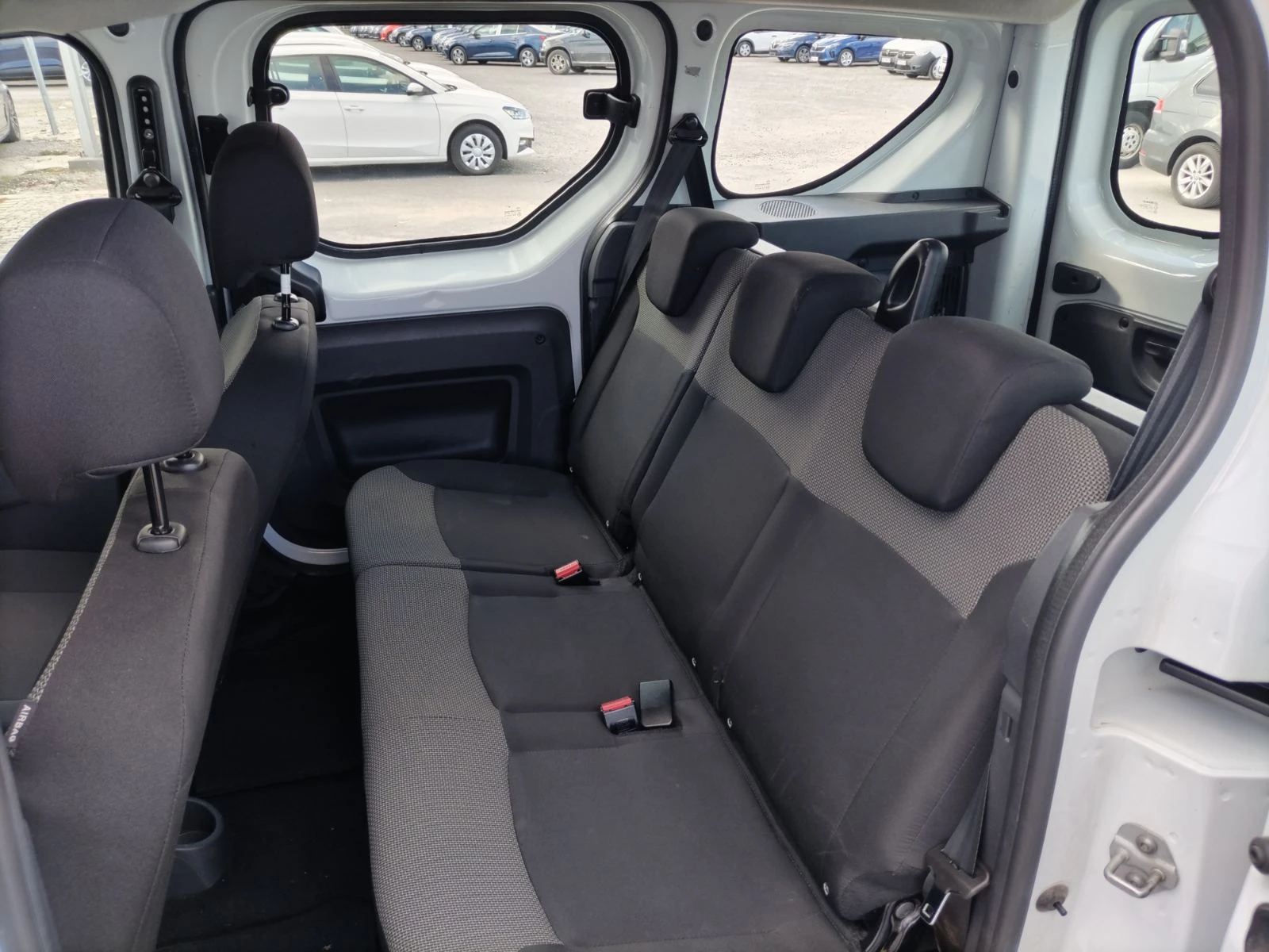 Dacia Dokker 1.5 dCi/95 к.с. M1, снимка 15 - Автомобили и джипове - 54148590