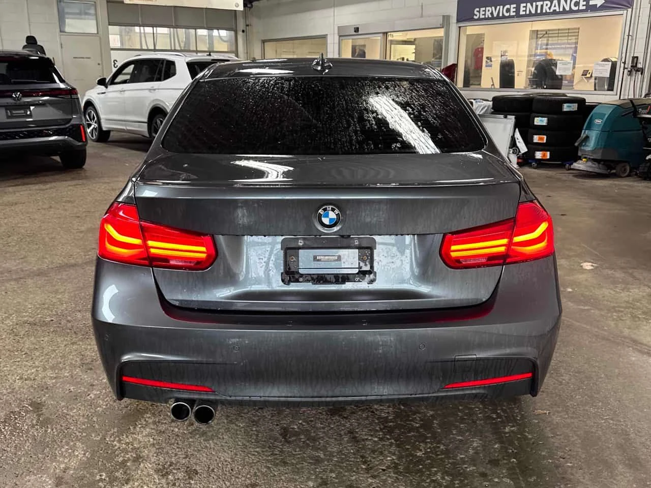 BMW 330 330i xDrive  CARFAX, снимка 4 - Автомобили и джипове - 54155968