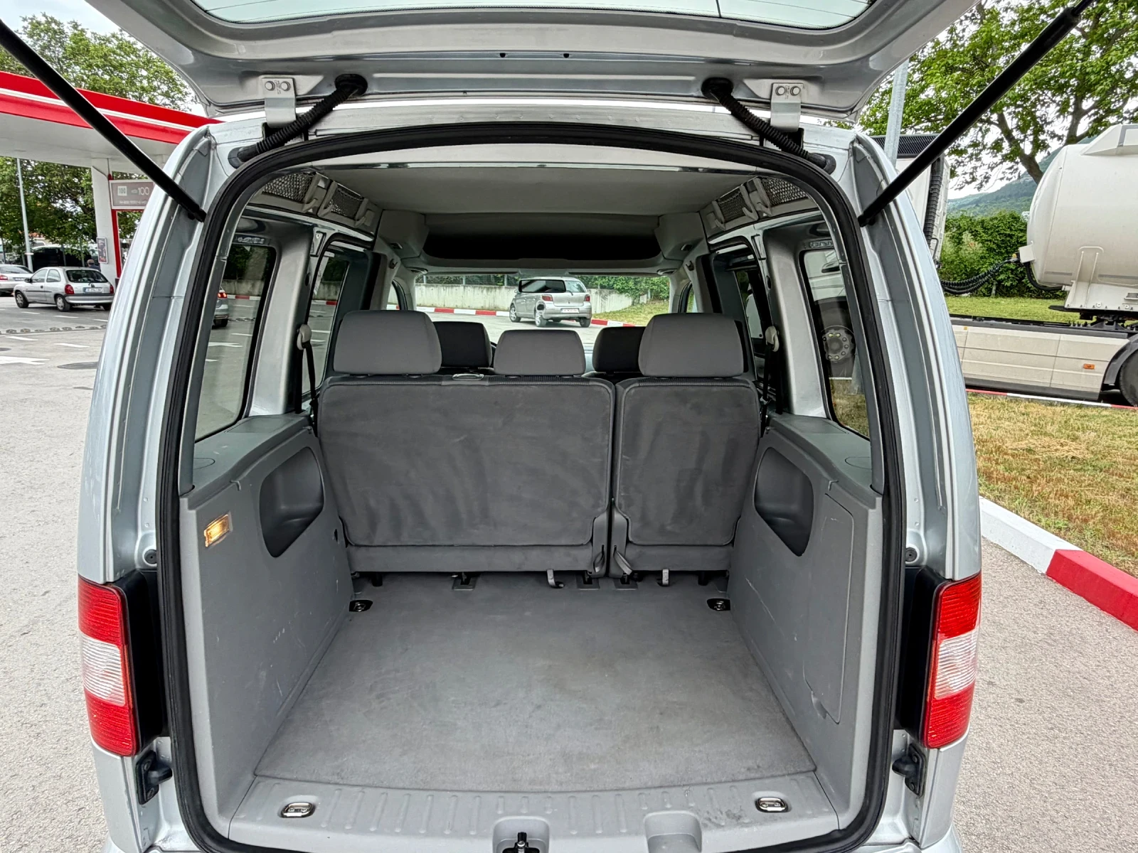 VW Caddy 1.9TDI 90K TOP, снимка 4 - Автомобили и джипове - 54651896