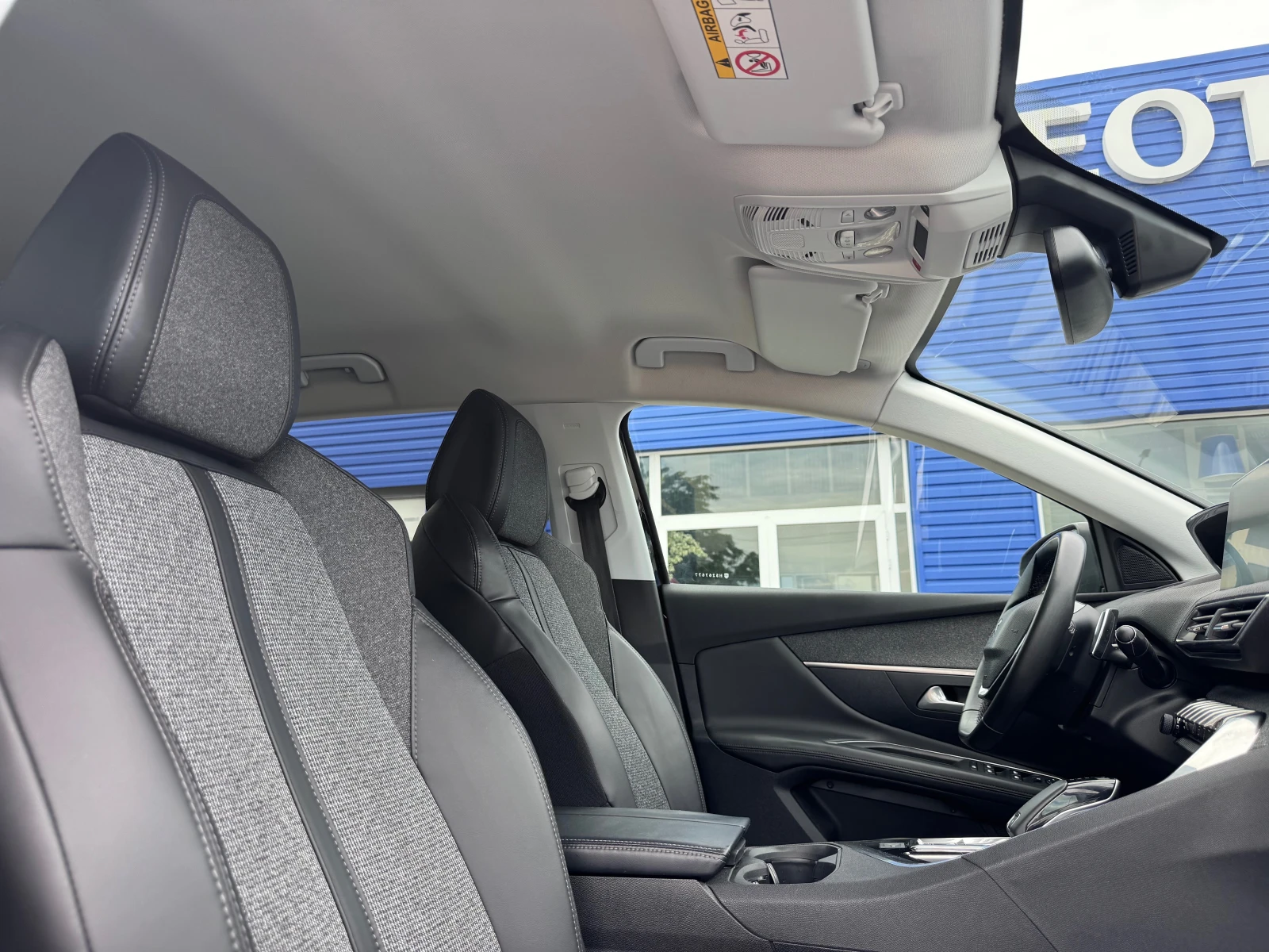 Peugeot 3008 1.6D Allure 120kc автомат, снимка 12 - Автомобили и джипове - 54750290