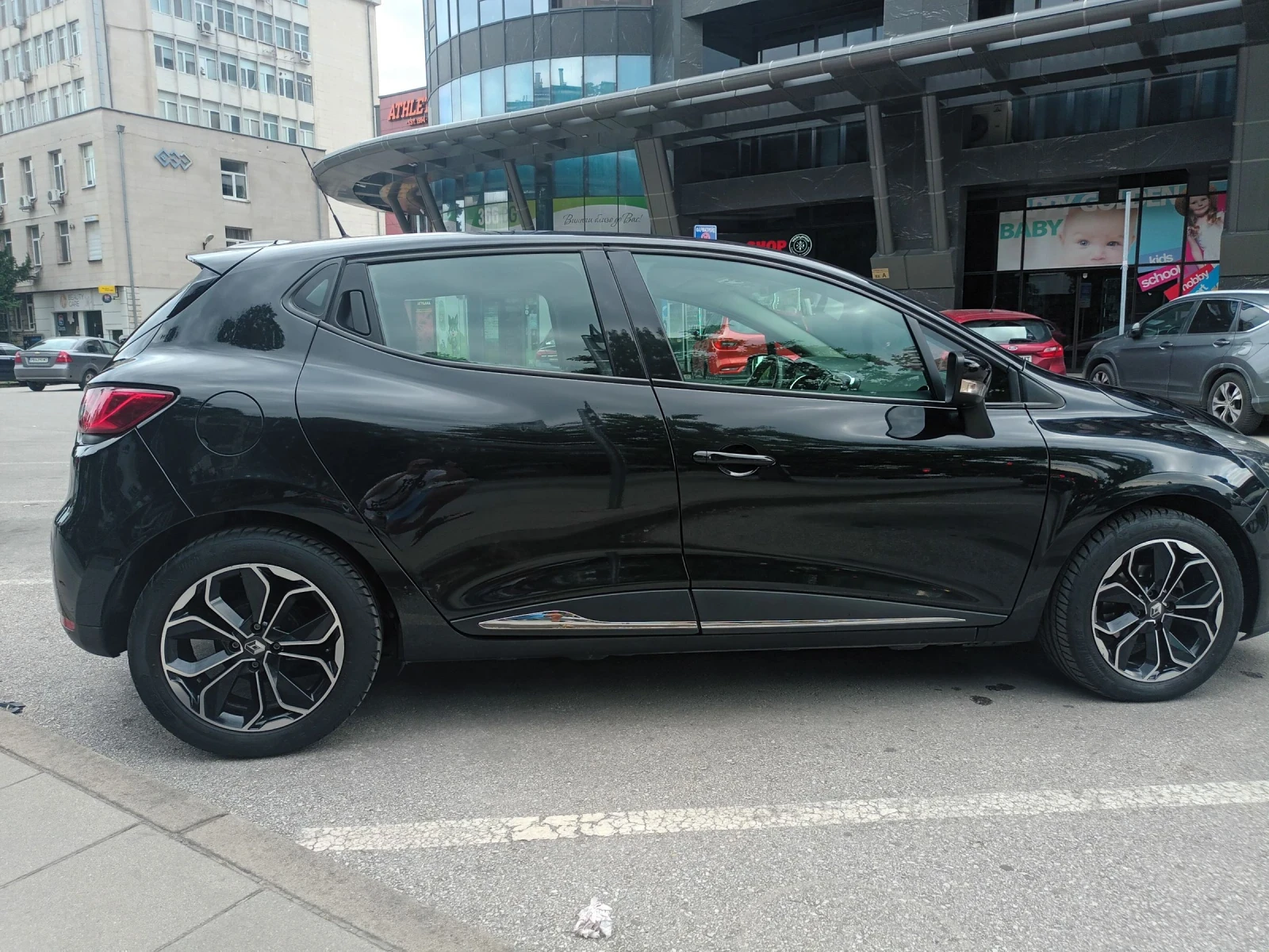 Renault Clio, снимка 6 - Автомобили и джипове - 55247533
