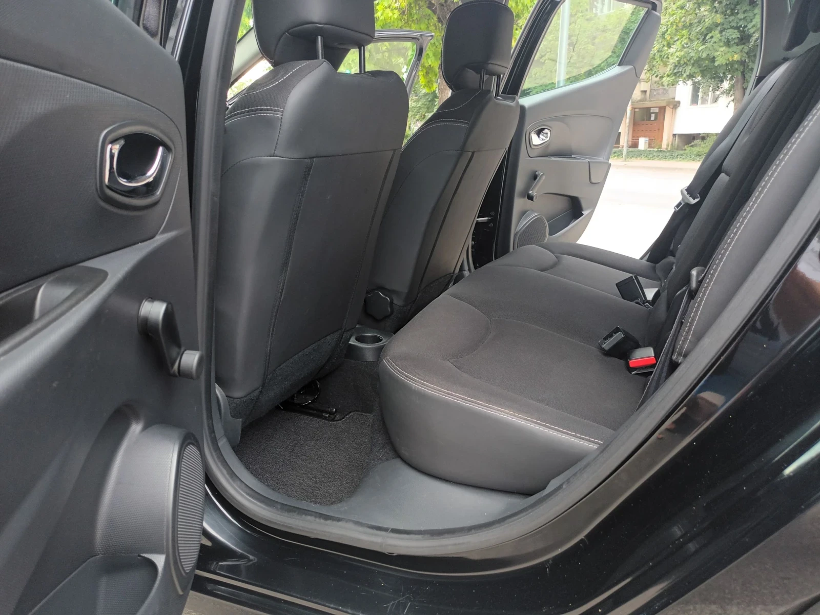 Renault Clio, снимка 10 - Автомобили и джипове - 55247533