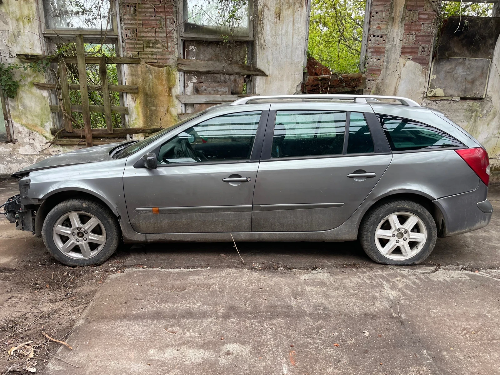 Renault Laguna, снимка 2 - Автомобили и джипове - 55428323