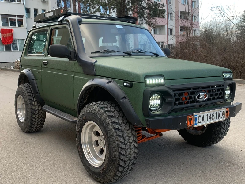 Lada Niva 21214 1.7i , снимка 3 - Автомобили и джипове - 49520962