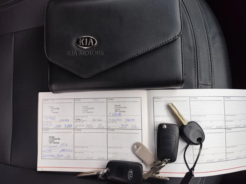 Kia Sportage 2.0 Швейцария , снимка 17 - Автомобили и джипове - 52886610