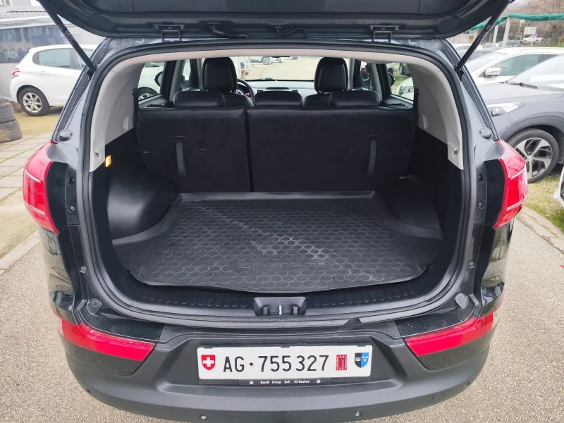 Kia Sportage 2.0 Швейцария , снимка 8 - Автомобили и джипове - 52886610