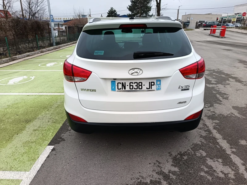 Hyundai IX35 2.0 CRDi Premium Limited 4WD ЕДИНСТВЕН СОБСТВЕНИК, снимка 4 - Автомобили и джипове - 53395862