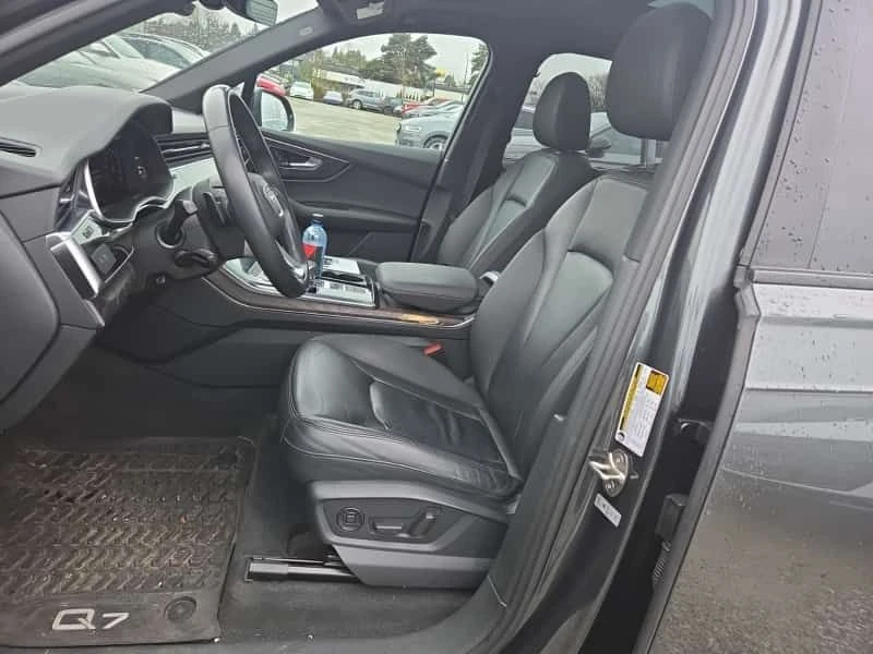 Audi Q7 KOMFORT 55 TFSI quattro | PANO | ПОДГРЕВИ | CARFAX, снимка 4 - Автомобили и джипове - 53818021