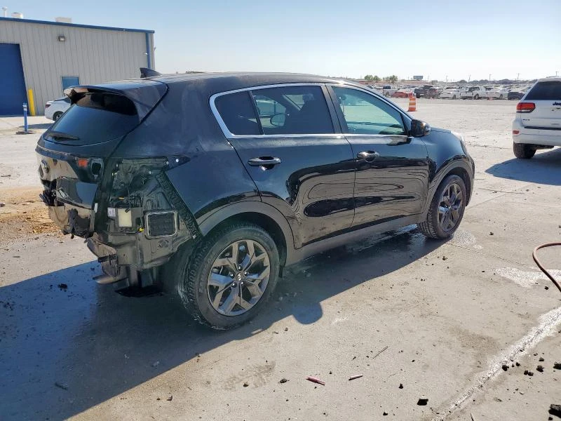 Kia Sportage 2.4L 4 Front Wheel Drive, снимка 4 - Автомобили и джипове - 53865834