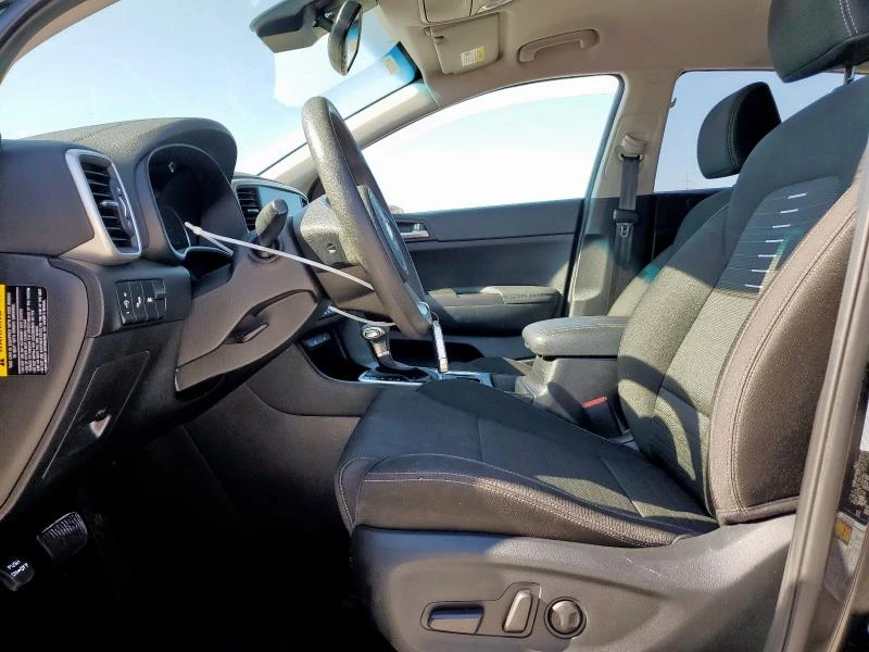 Kia Sportage 2.4L 4 Front Wheel Drive, снимка 8 - Автомобили и джипове - 53865834