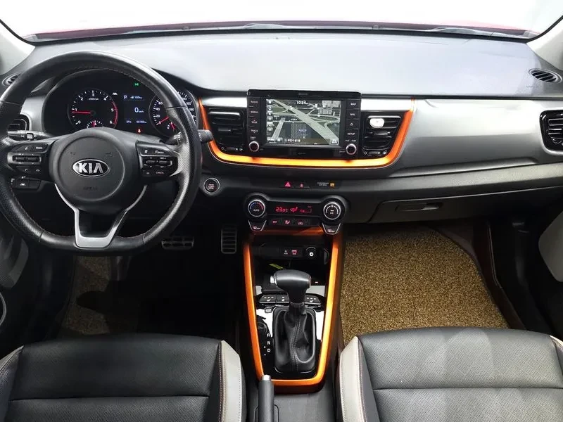 Kia Stonic Diesel 1.6 Prestige, снимка 7 - Автомобили и джипове - 56118224