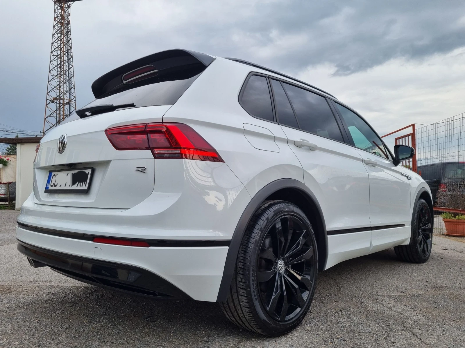 VW Tiguan 2.0 TSI 190к.с/DSG/Euro6/Камера360 /3хRline/ - изображение 9