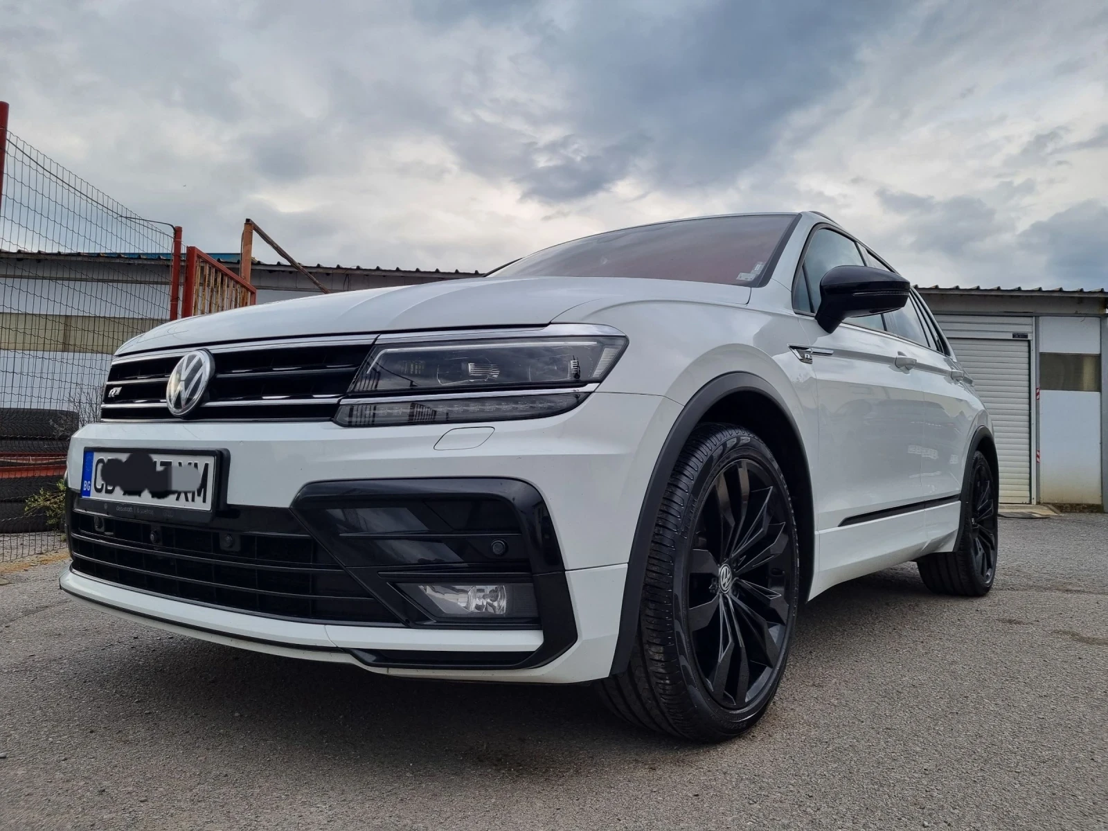 VW Tiguan 2.0 TSI 190к.с/DSG/Euro6/Камера360 /3хRline/ - изображение 3