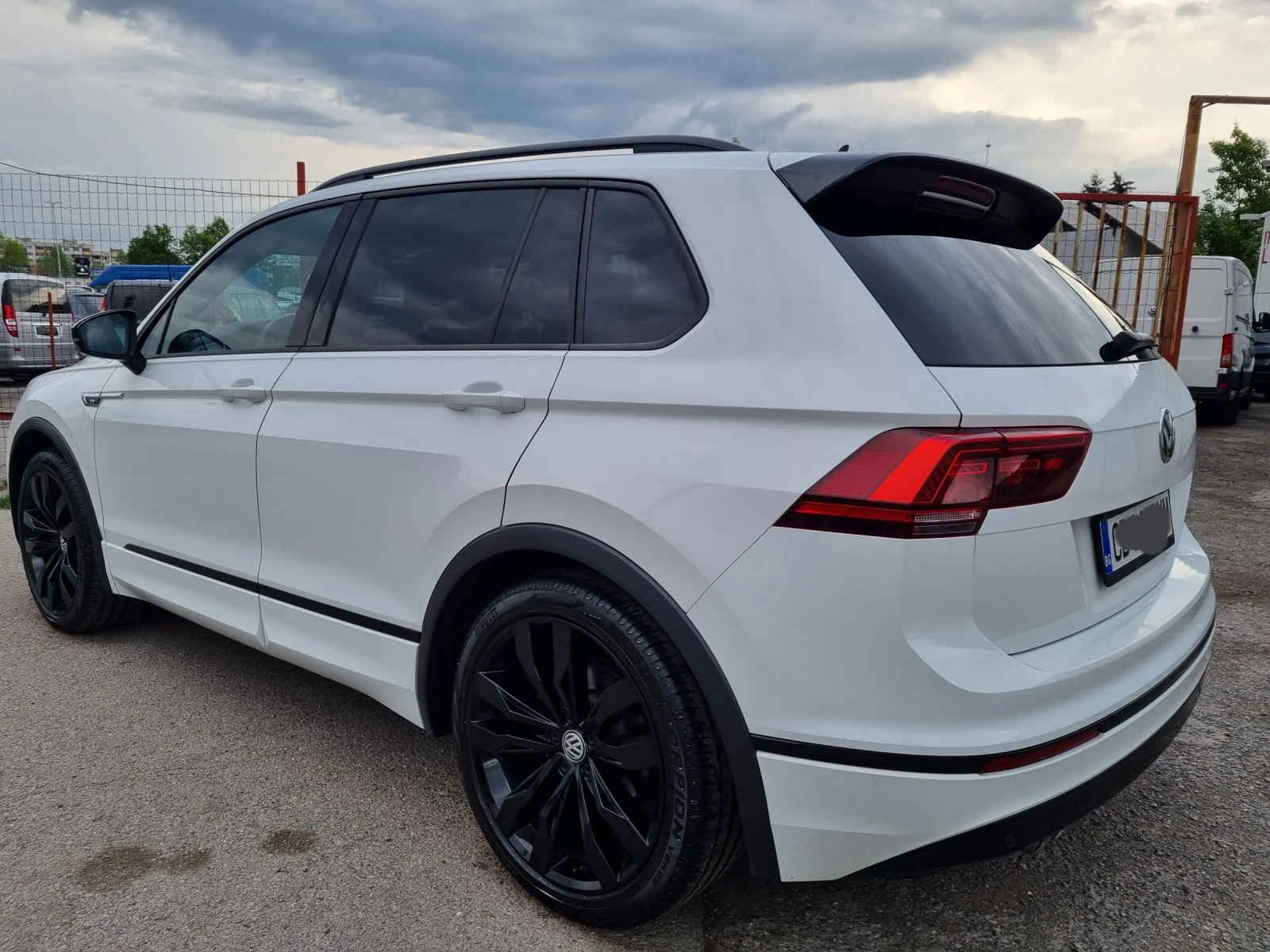 VW Tiguan 2.0 TSI 190к.с/DSG/Euro6/Камера360 /3хRline/ - изображение 6