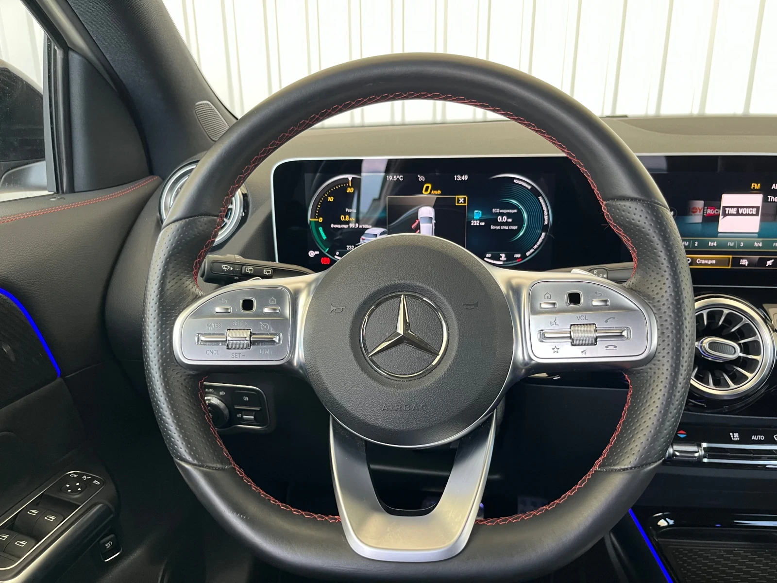 Mercedes-Benz GLA 200 21000 хил км Нов, AMG, Night Paket - изображение 9
