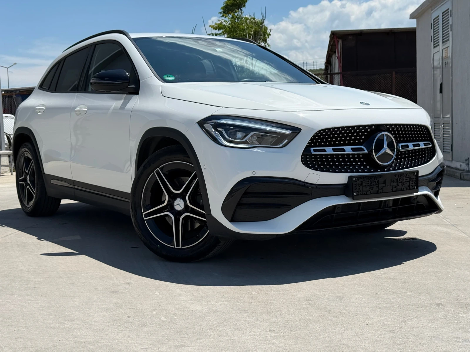 Mercedes-Benz GLA 200 21000 хил км Нов, AMG, Night Paket - изображение 7