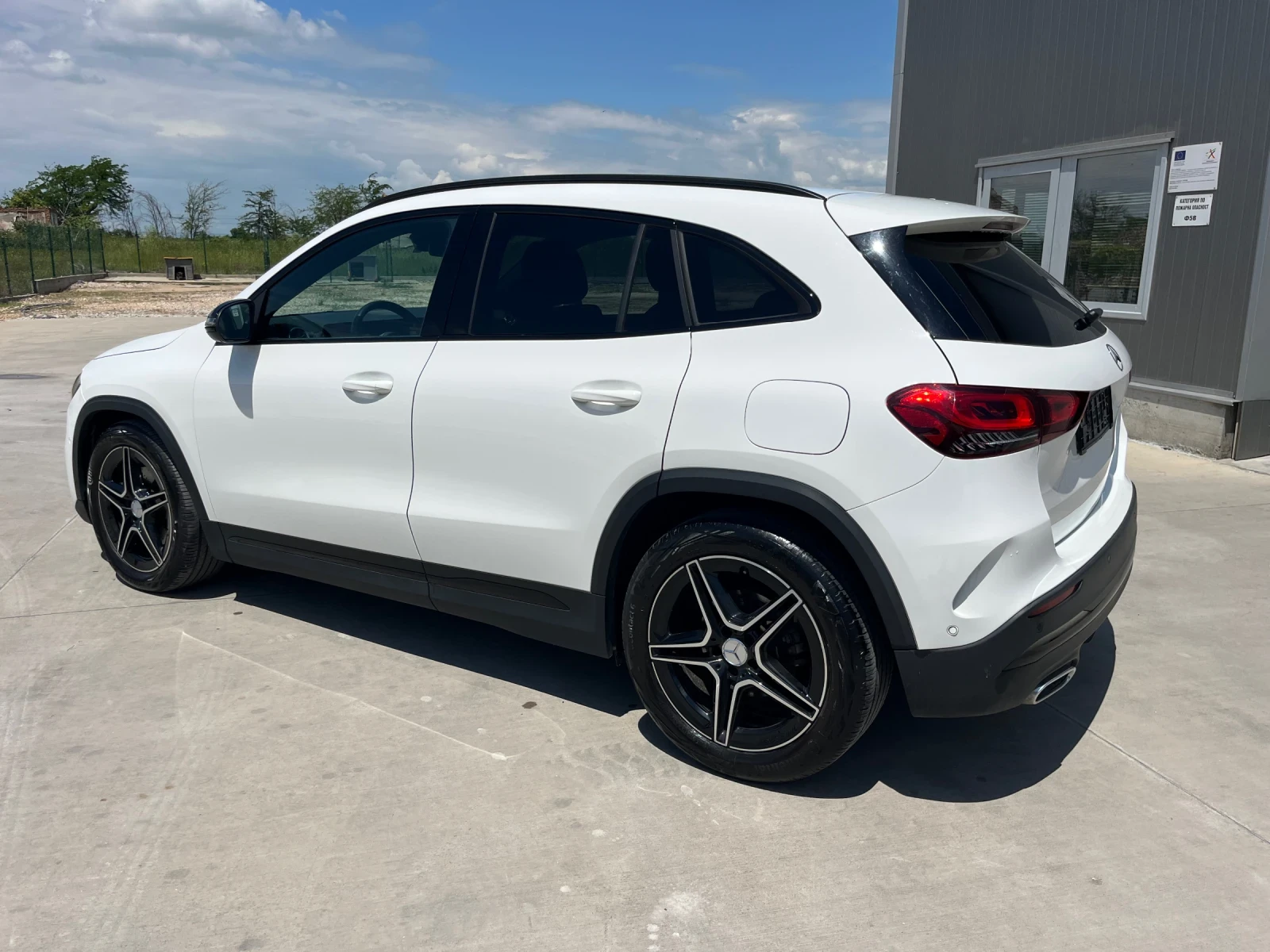 Mercedes-Benz GLA 200 21000 хил км Нов, AMG, Night Paket - изображение 8