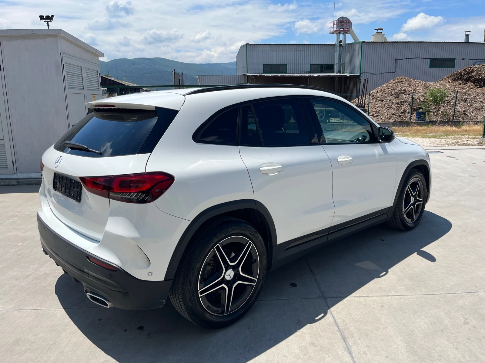 Mercedes-Benz GLA 200 21000 хил км Нов, AMG, Night Paket - изображение 6