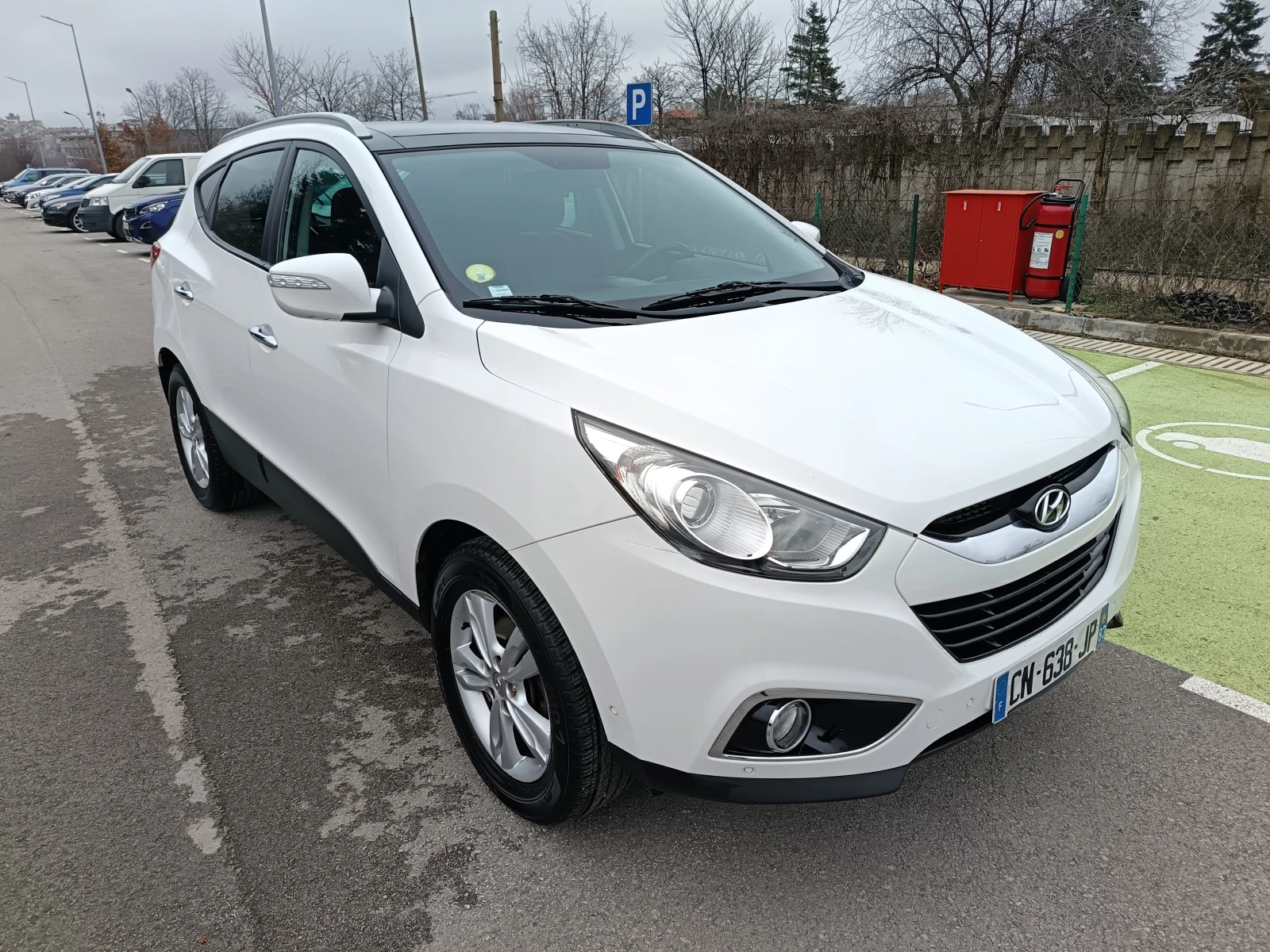 Hyundai IX35 2.0 CRDi Premium Limited 4WD ЕДИНСТВЕН СОБСТВЕНИК - изображение 7
