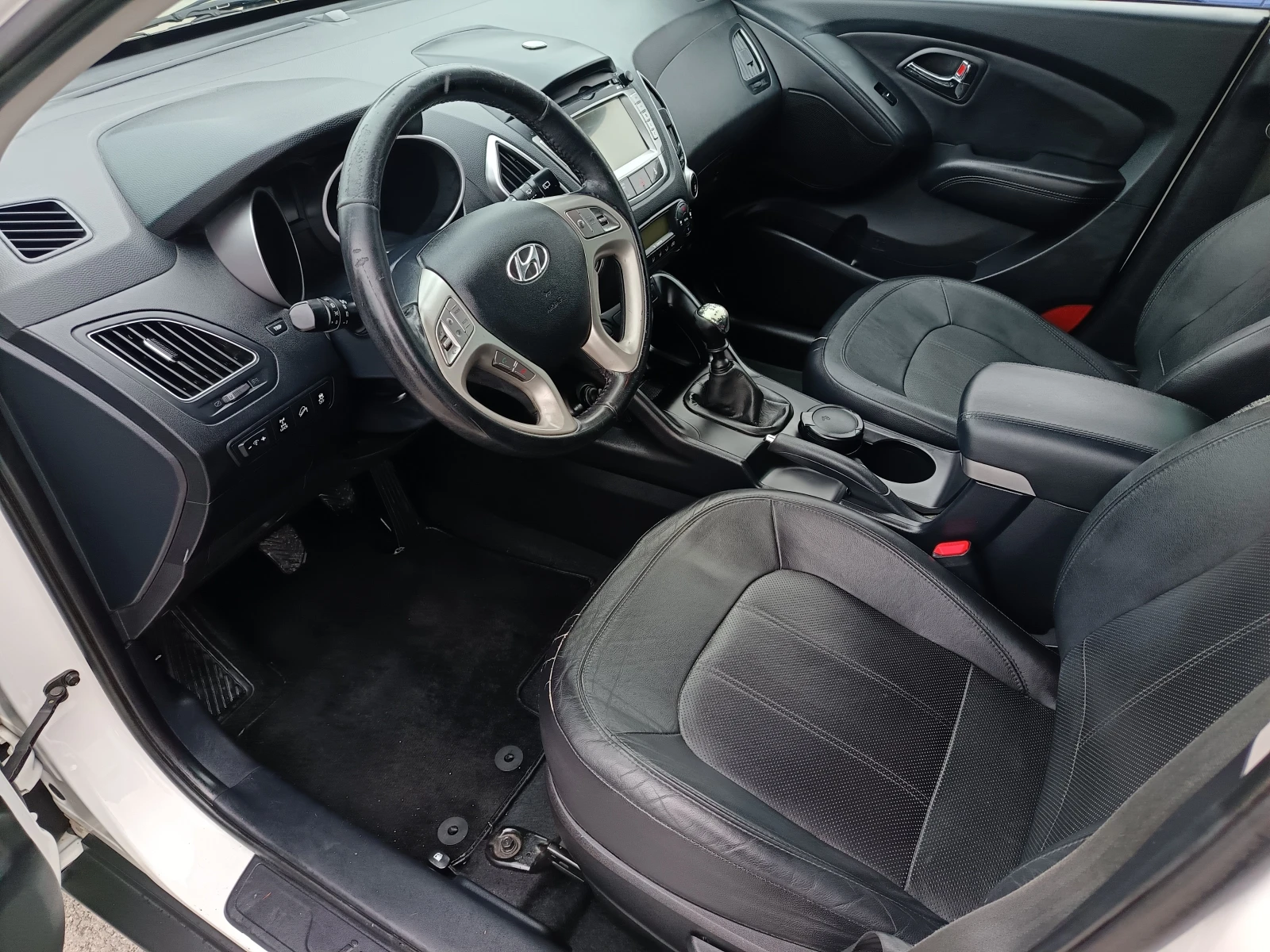 Hyundai IX35 2.0 CRDi Premium Limited 4WD ЕДИНСТВЕН СОБСТВЕНИК - изображение 9