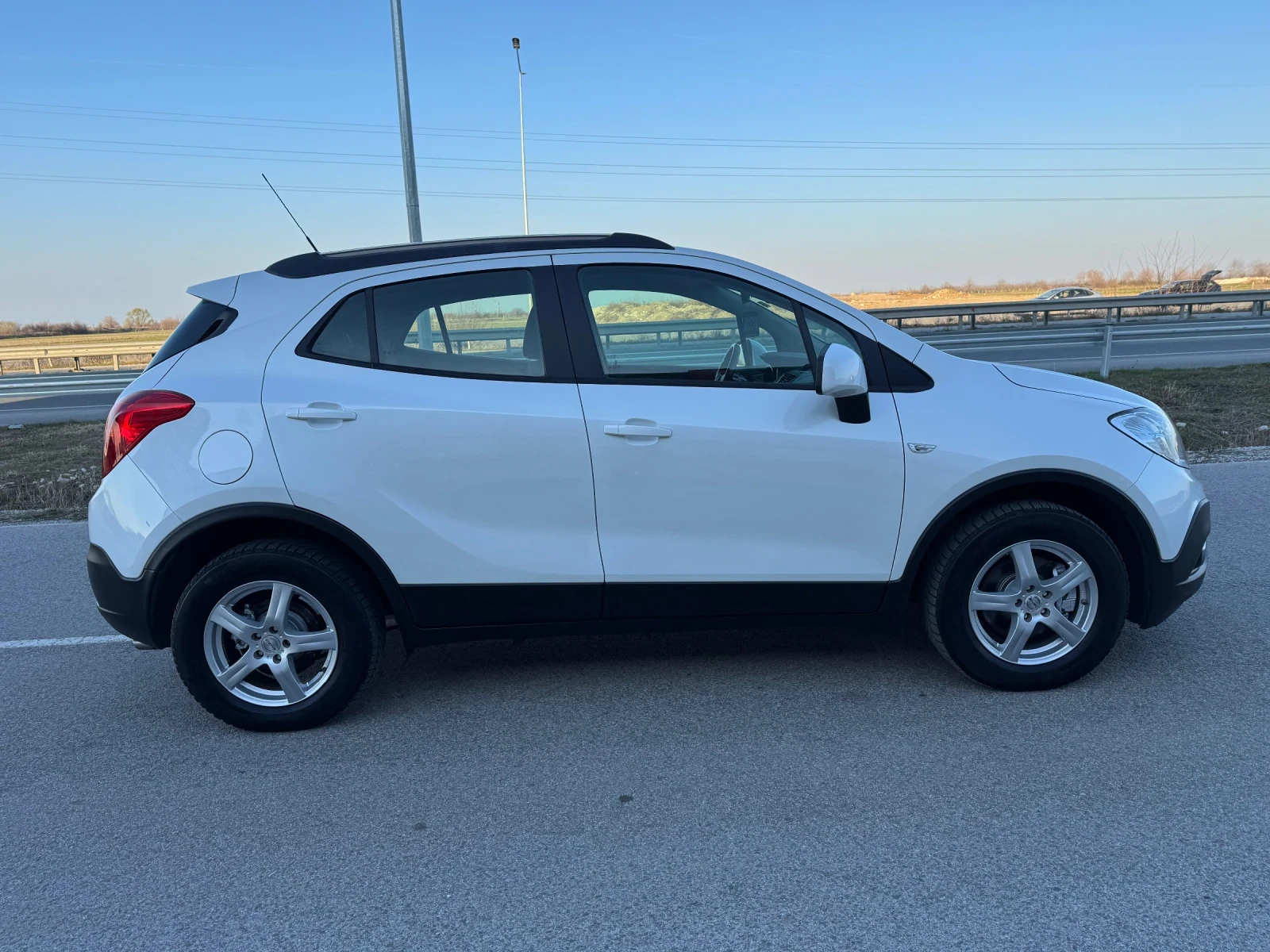 Opel Mokka Бяла Перла - изображение 4