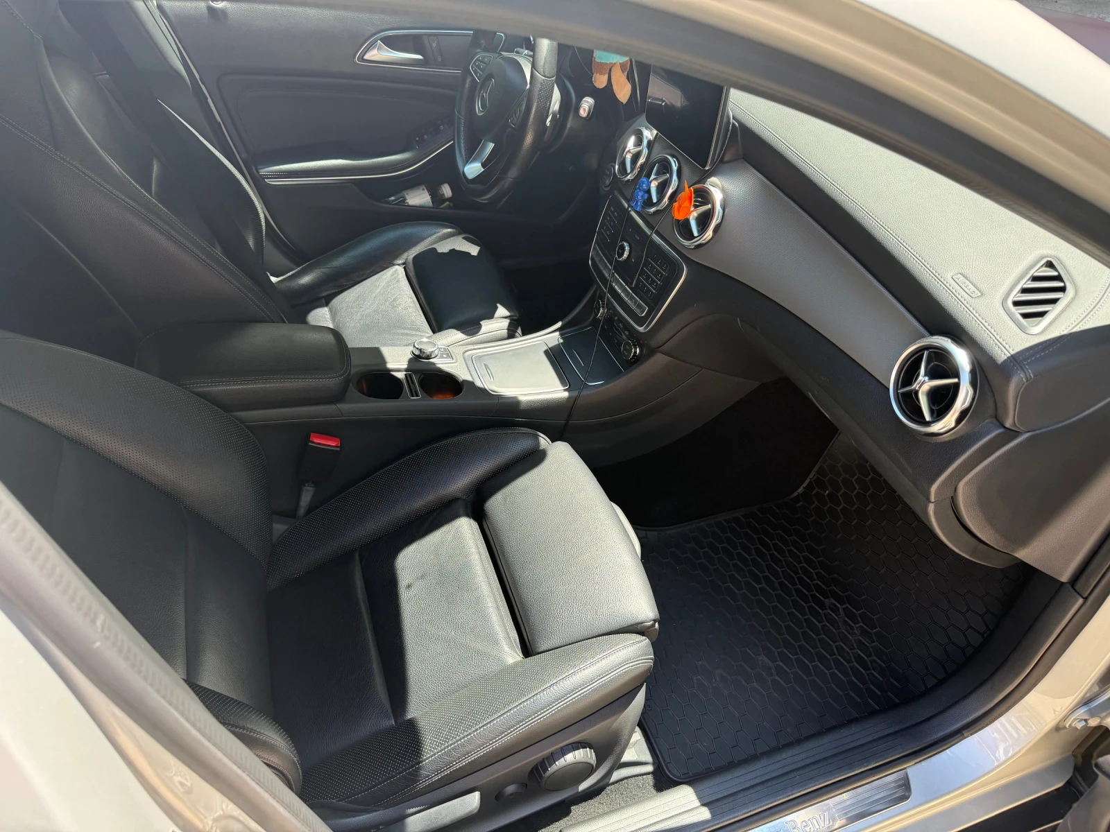 Mercedes-Benz GLA 220 220d 4matic, снимка 6 - Автомобили и джипове - 54835733