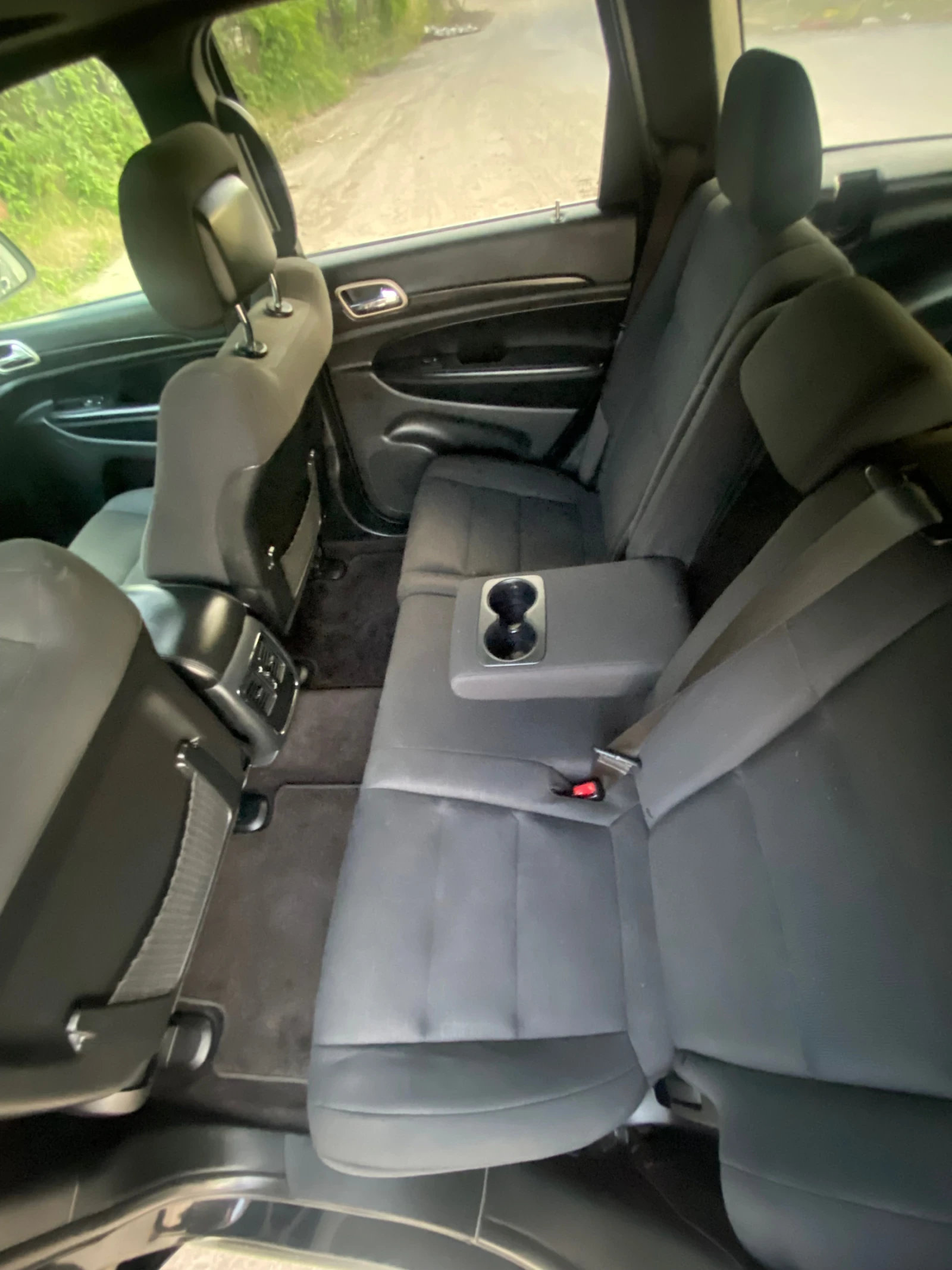 Jeep Grand cherokee 3.6/ LAREDO/ 2017, снимка 12 - Автомобили и джипове - 55239523