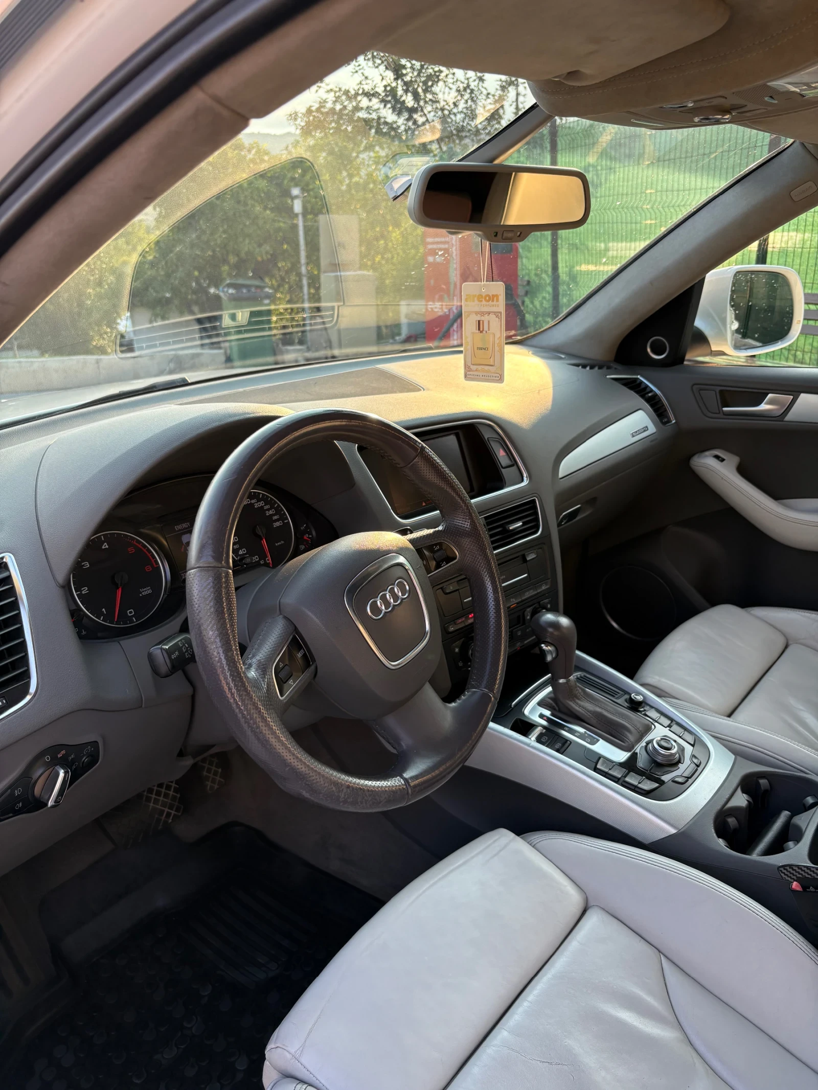 Audi Q5, снимка 15 - Автомобили и джипове - 55618090